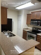 4032 Crockers Lake Blvd in Sarasota, FL - Building Photo - Building Photo