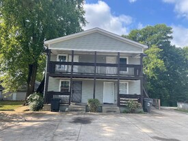 103 W 17th St in Columbia, TN - Building Photo