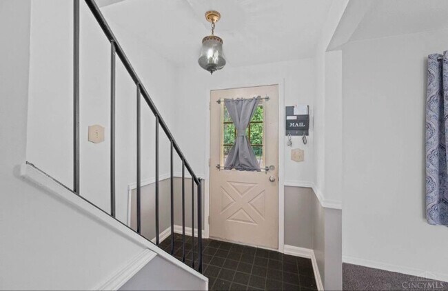 1002 Stanwood Dr in Lebanon, OH - Foto de edificio - Building Photo