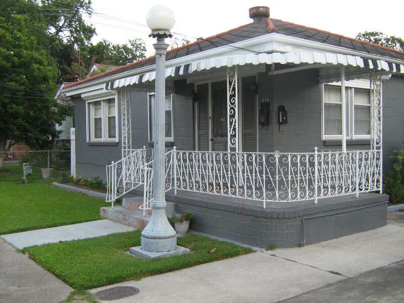 213 Claiborne Ct in Jefferson, LA - Building Photo