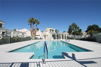 2748 Lodestone Dr in Las Vegas, NV - Foto de edificio - Building Photo