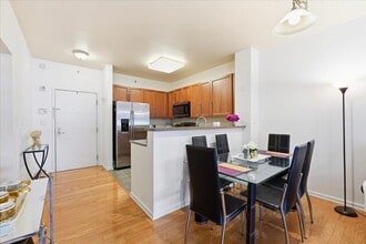 4 CONSTELLATION Pl in Jersey City, NJ - Building Photo - Building Photo