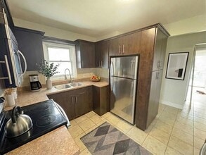 66 Grenadier Dr in Hamilton, ON - Building Photo - Building Photo