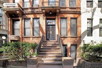 27 W 94th St in New York, NY - Building Photo - Building Photo