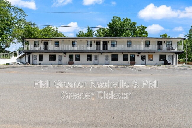 201 Sylvis St in Dickson, TN - Building Photo - Building Photo