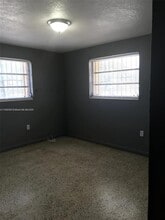 3121 NW 103rd St in Miami, FL - Building Photo - Building Photo