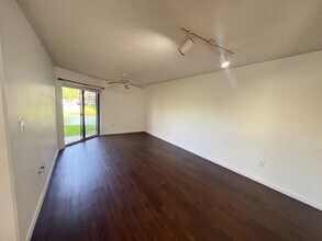 9875 Nob Hill Ct in Sunrise, FL - Foto de edificio - Building Photo