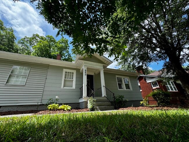 property at 884 Rose Cir SW
