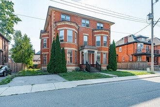 67 Ontario Av in Hamilton, ON - Building Photo - Building Photo
