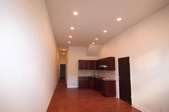 540 Commonwealth Avenue, Unit 1 in Boston, MA - Building Photo - Building Photo