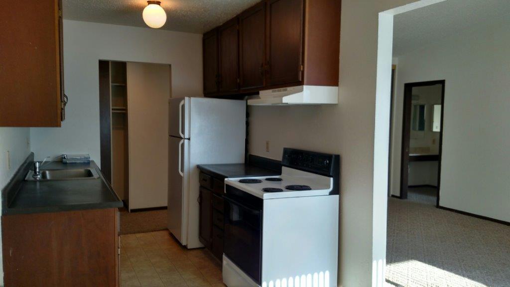 Parkwood Apartments in Bismarck, ND - Building Photo