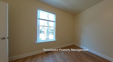 406 Hamilton Rd in Glassboro, NJ - Building Photo - Building Photo