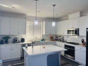 36434 Flint Dr in Winchester, CA - Building Photo - Building Photo