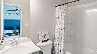 585 McWilliams Rd SE in Atlanta, GA - Building Photo - Building Photo