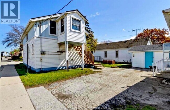 157 PARK in Amherstburg, ON - Building Photo - Building Photo