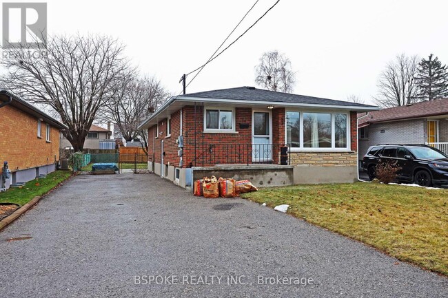 74 Valdez Ct in Oshawa, ON - Building Photo - Building Photo