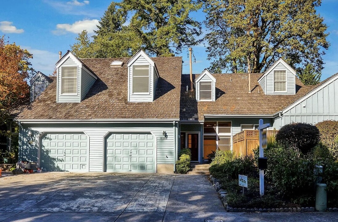 15252 Boones Way in Lake Oswego, OR - Building Photo