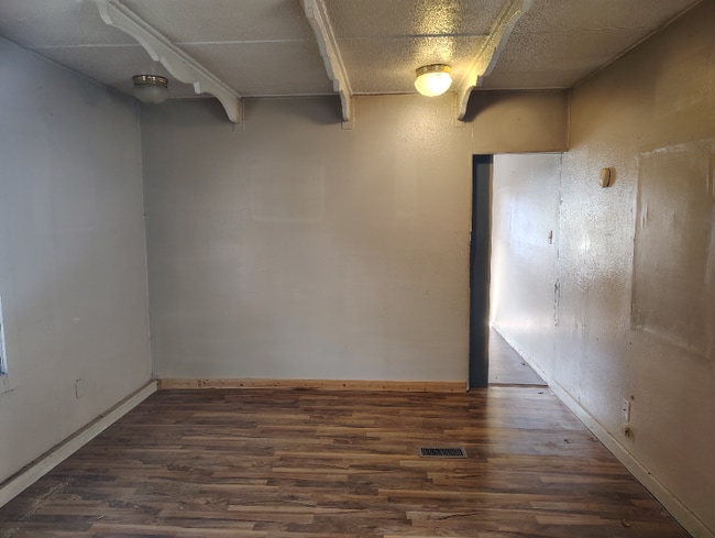 property at 1005 Oak St
