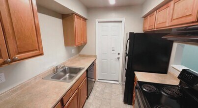 1061 Mohr Ln in Concord, CA - Building Photo - Building Photo