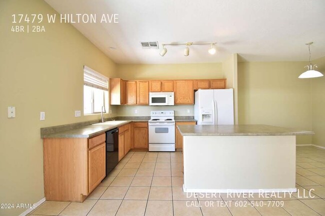 17479 W HILTON Ave in Goodyear, AZ - Building Photo - Building Photo