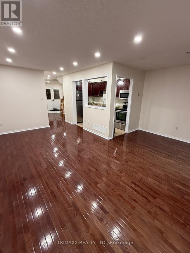 100 Brickyard Way in Brampton, ON - Building Photo - Building Photo