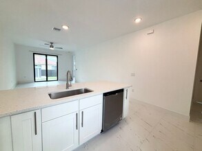 4518-4518 29th St SW in Lehigh Acres, FL - Building Photo - Building Photo