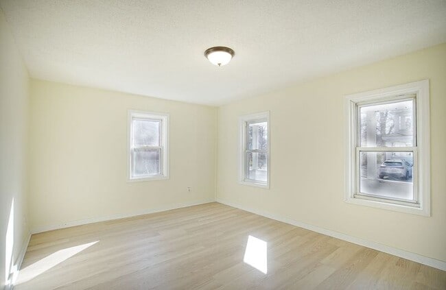 8 Beaudoin Ct in Chicopee, MA - Building Photo - Building Photo