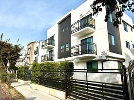 1500 Arapahoe St, Unit 1 in Los Angeles, CA - Building Photo