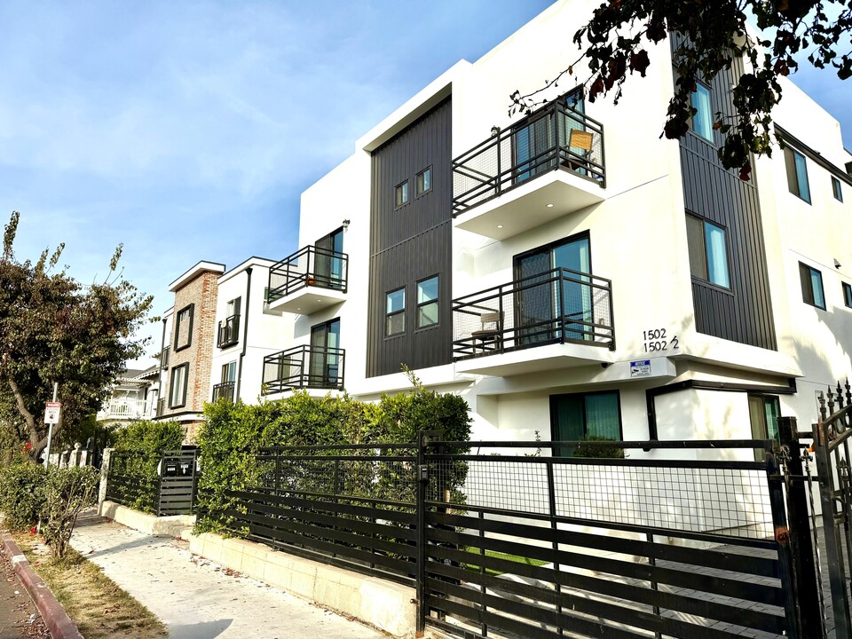 1500 Arapahoe St, Unit 1 in Los Angeles, CA - Building Photo