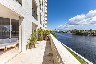 20165 NE 39th Pl in Aventura, FL - Building Photo