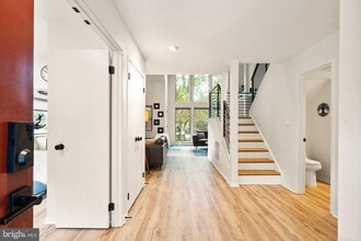 2120 S Bay Ln in Reston, VA - Building Photo - Building Photo