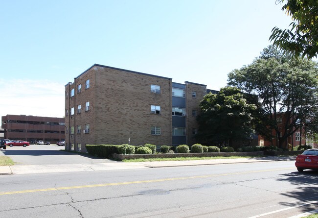 Franklin House in New Britain, CT - Foto de edificio - Building Photo