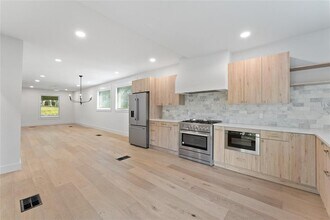 3301 Duval St in Austin, TX - Building Photo - Building Photo