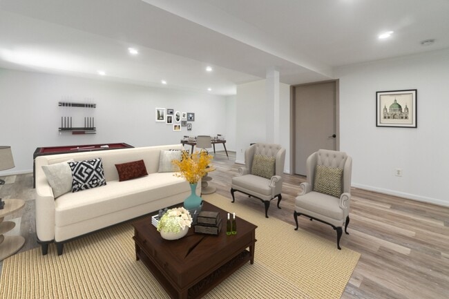 property at 1006 S Quinn St