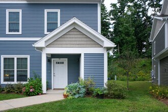 85 Griffin Ln in Essex Junction, VT - Building Photo - Building Photo