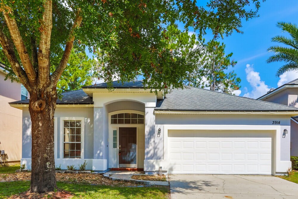 3914 Leatherwood Dr in Orange Park, FL - Building Photo