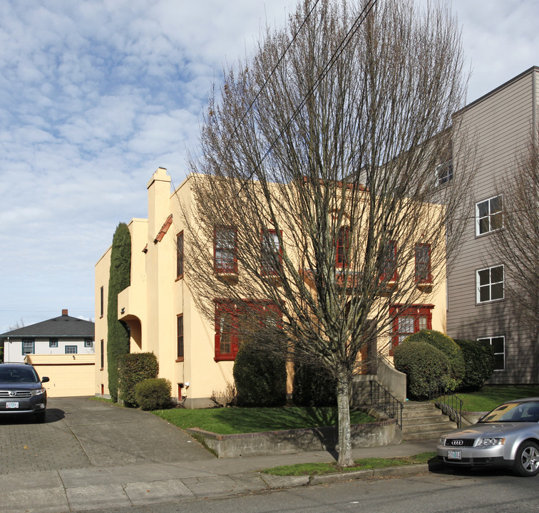 2253 NW Pettygrove St in Portland, OR - Building Photo