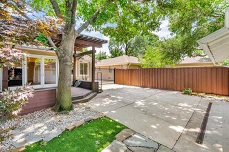 6815 Ravendale Ln in Dallas, TX - Building Photo - Building Photo