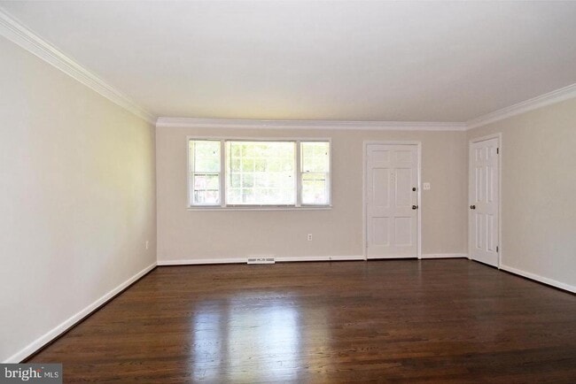 8800 McNair Dr in Alexandria, VA - Building Photo - Building Photo