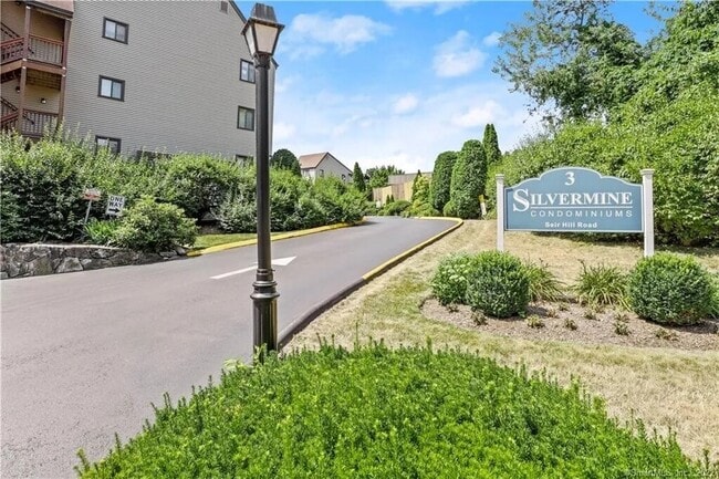 property at 3 Seir Hill Rd