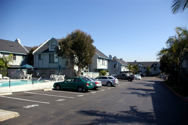 Bayside Villas in San Diego, CA - Building Photo - Building Photo