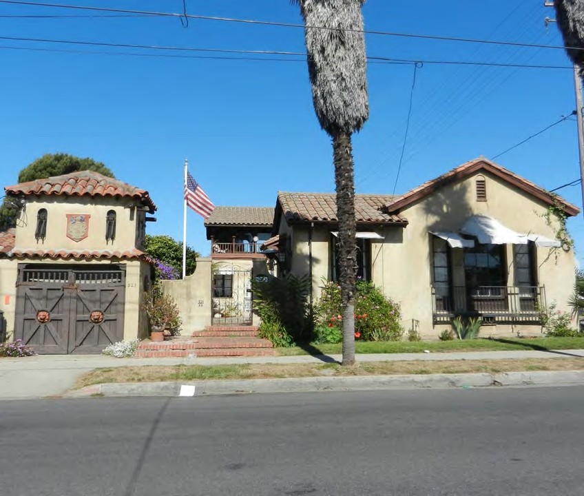 805 Lincoln St in Watsonville, CA - Building Photo