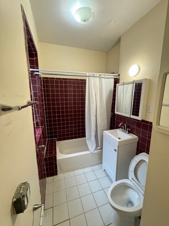 883 Huntington Ave, Unit 3 in Boston, MA - Building Photo