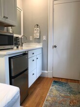 50 Irving St, Unit 50-8 in Cambridge, MA - Foto de edificio - Building Photo