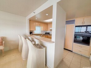 1341 Kapiolani Blvd in Honolulu, HI - Building Photo - Building Photo