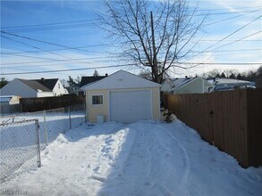 1403 Dawnwood Dr in Parma, OH - Building Photo - Building Photo