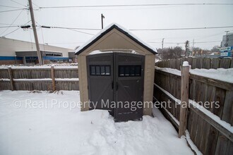 945 Crescent St NE in Grand Rapids, MI - Building Photo - Building Photo