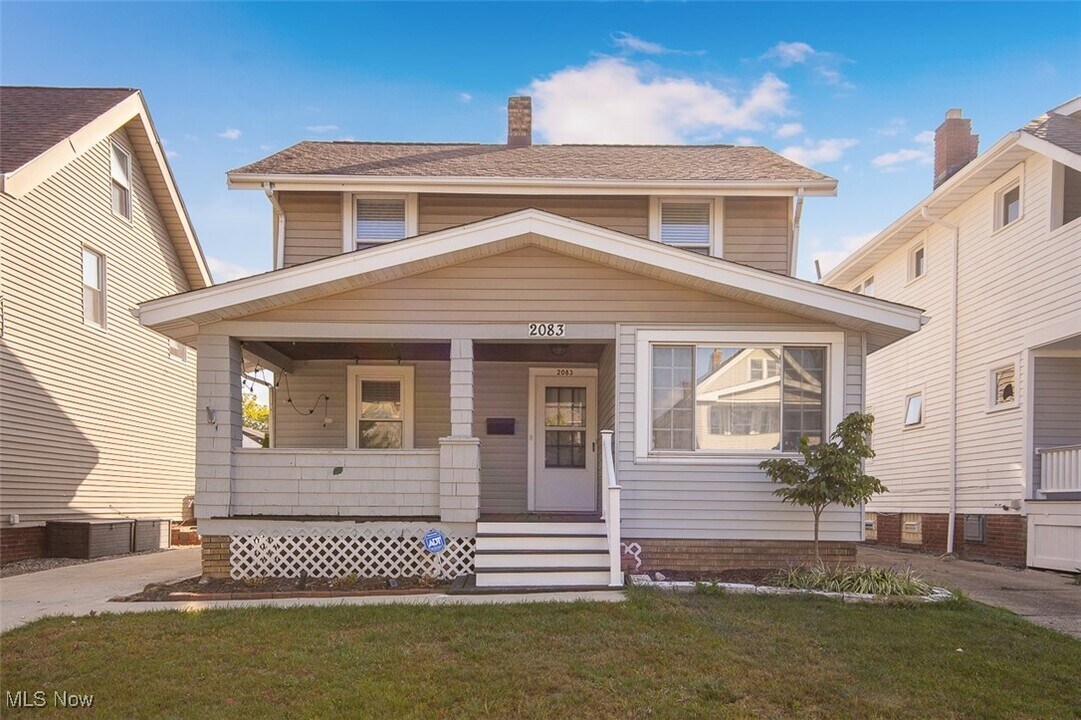 2083 Chesterland Ave in Lakewood, OH - Building Photo