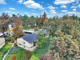 355 Parkview Terrace, Unit Apt H5 in Vallejo, CA - Building Photo