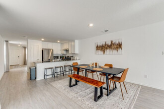 728 Opossum Trl in New Braunfels, TX - Building Photo - Building Photo